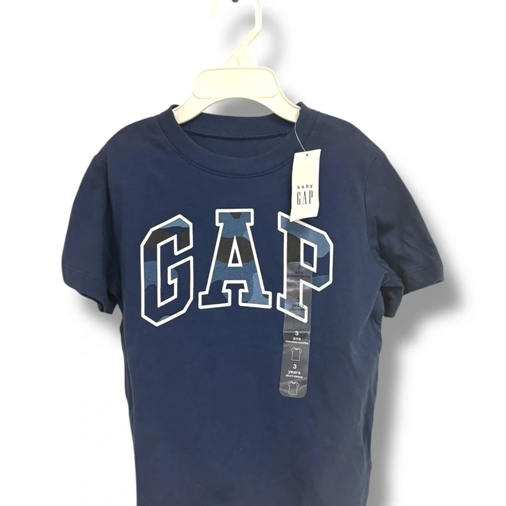 NWT GAP 3T White and Blue T-Shirt Set. 15% off w 2+ bundle!